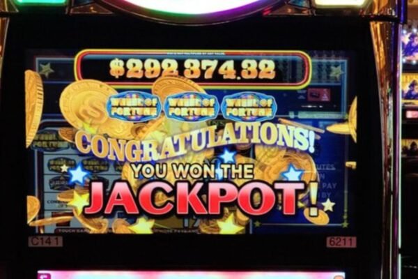 Slot Machines with High Jackpots